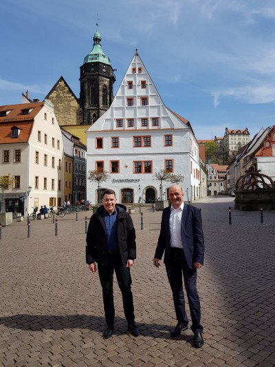 Steffen Foede und Sören Sander auf dem Marktplatz in Pirna