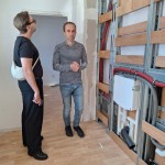 Leonard Scholz im Gespräch mit dem Abteilungsleiter Technik der WGP