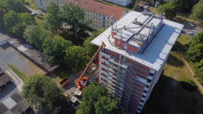 Aufzugsrückbau am &quotRoten Hochhaus"