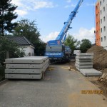 Montage der ersten neuen Balkone im Quartier Lindenstraße