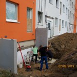 Montage der ersten neuen Balkone im Quartier Lindenstraße